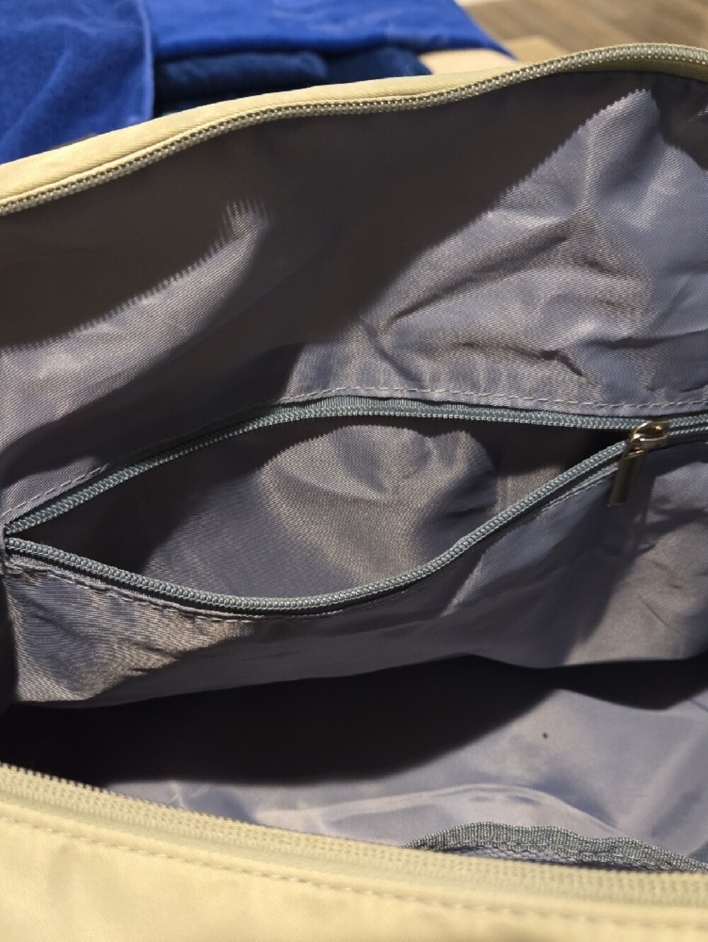 Lightweight Duffel Bag in Light Green - Picture 10 of 16